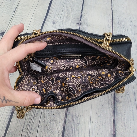 BIG BUDDHA | faux leather woven stitch design convertible gold chain strap purse - Picture 11 of 14